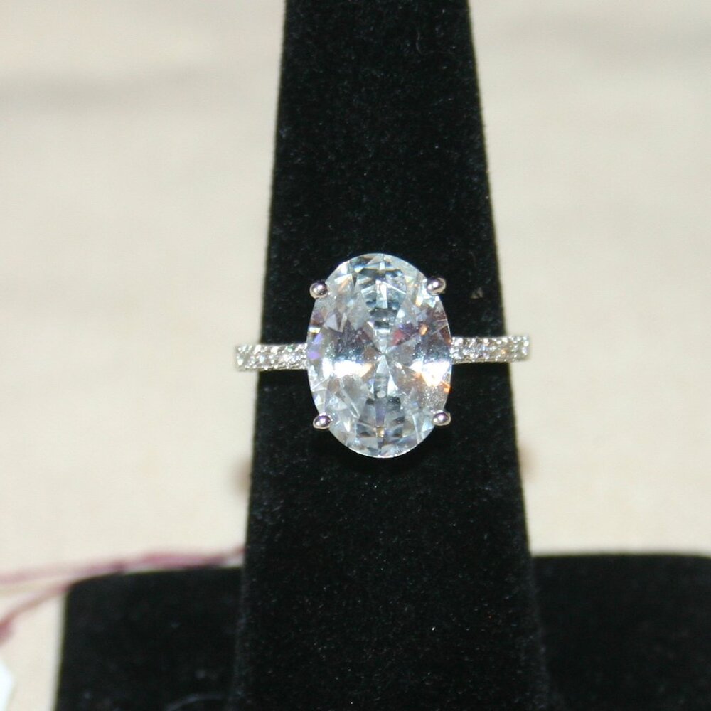 Ladies' Solitare Faux Diamond Ring in Silver Tone Size 8 RG18